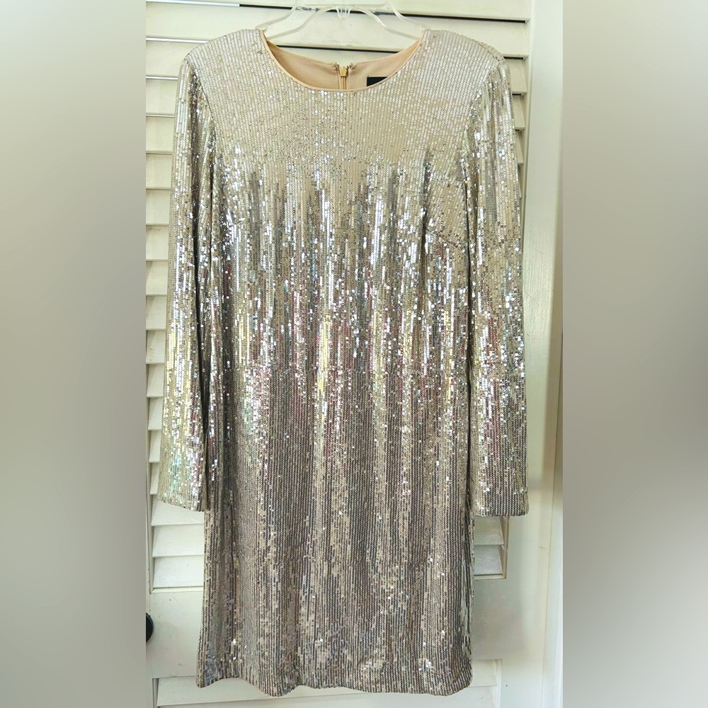 Sparkly Short Dress - Perfect for New Year’s Eve!
Size 12. Fully lined.